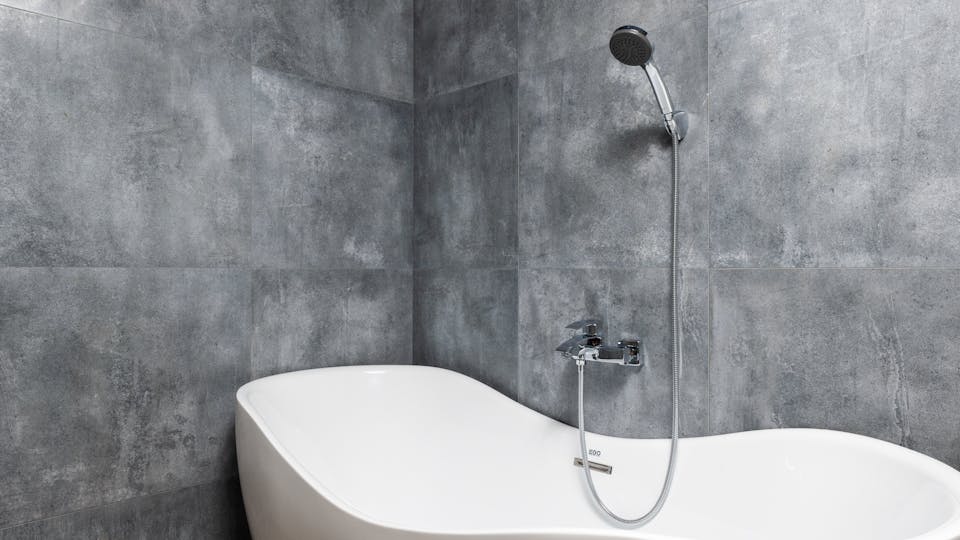 Die 10 besten Haushaltshacks für ein sauberes und ordentliches Badezimmer