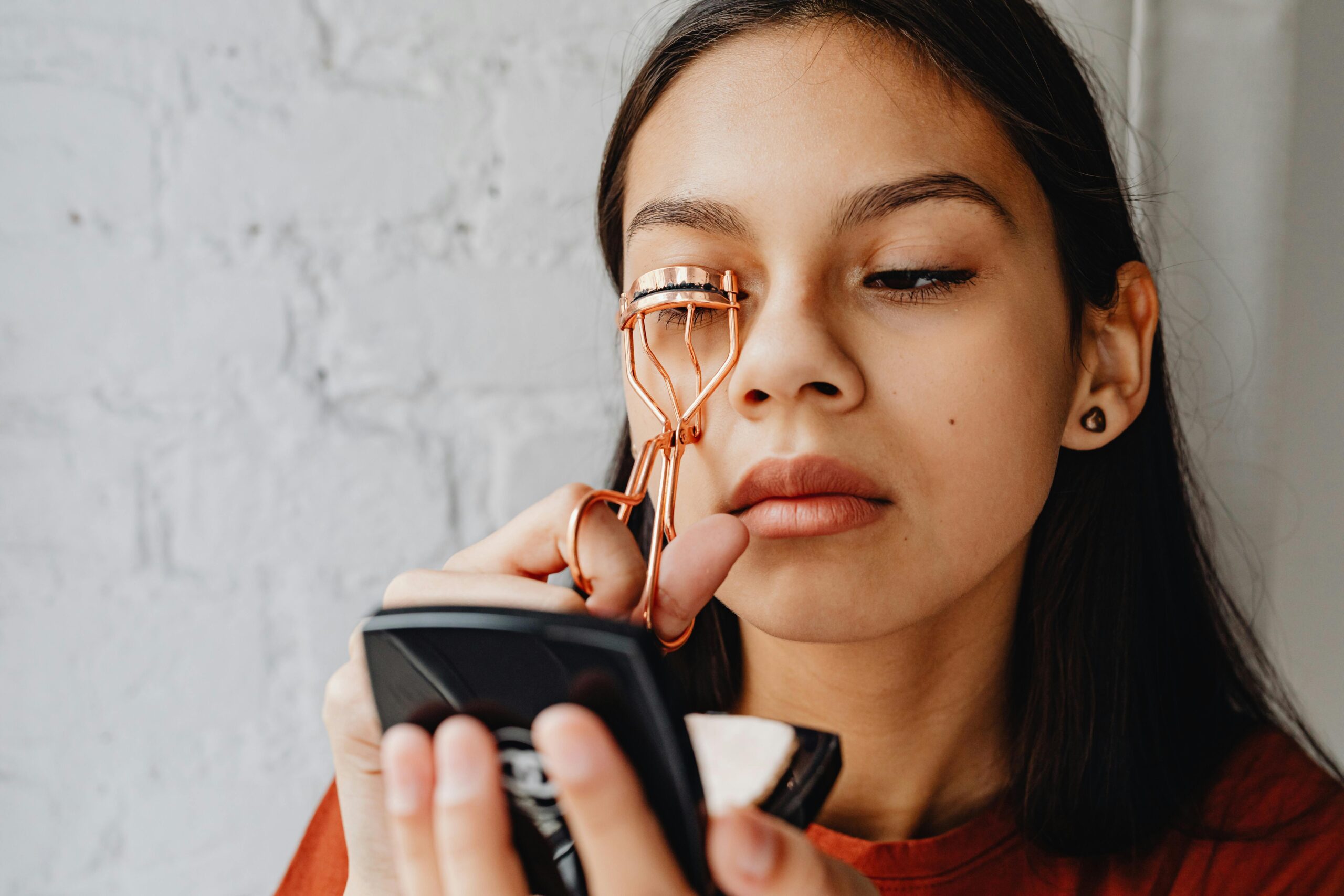 Wimpern nach Benutzung der Wimpernzange abgeknickt - schnelle Hilfe und Lösung