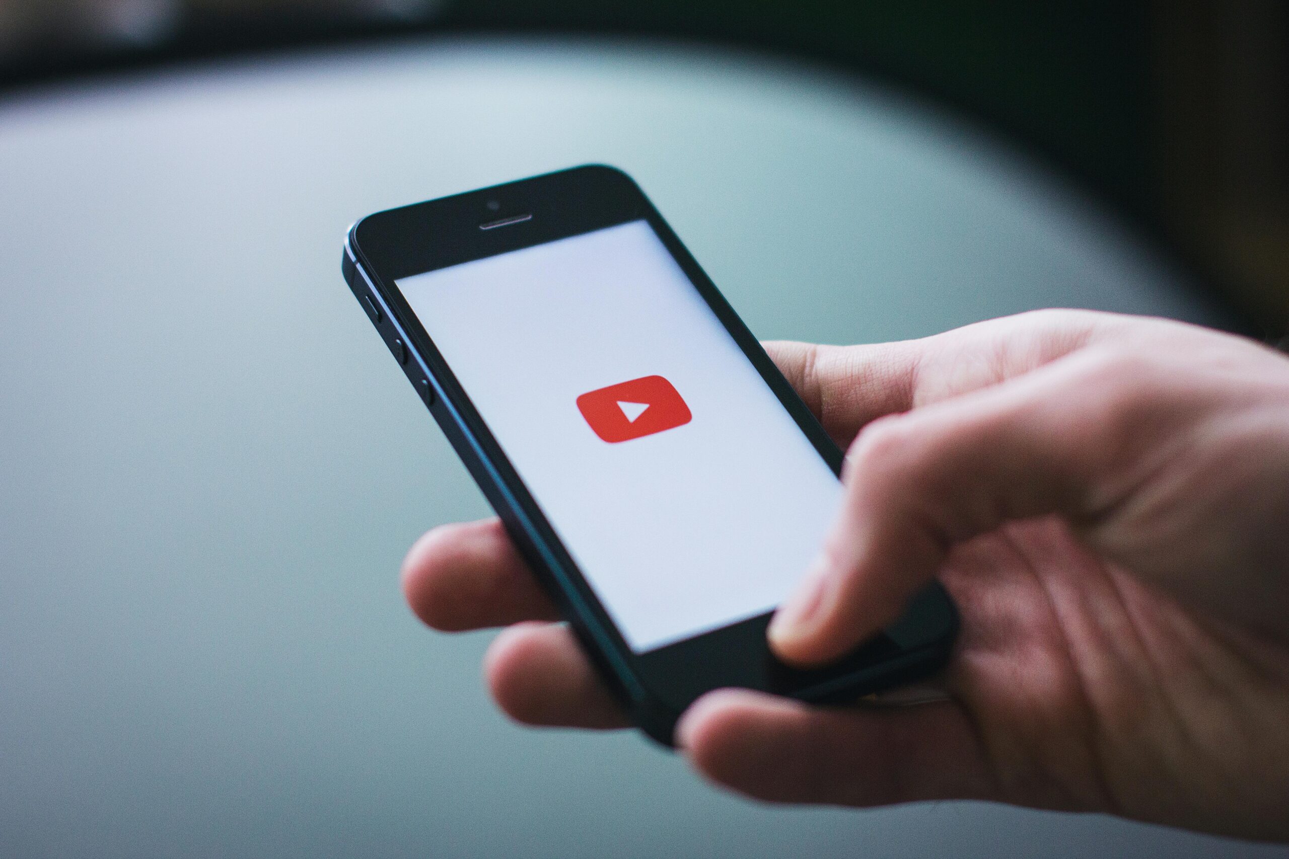 Wie man YouTube-Videos offline speichert: Tools und rechtliche Hinweise